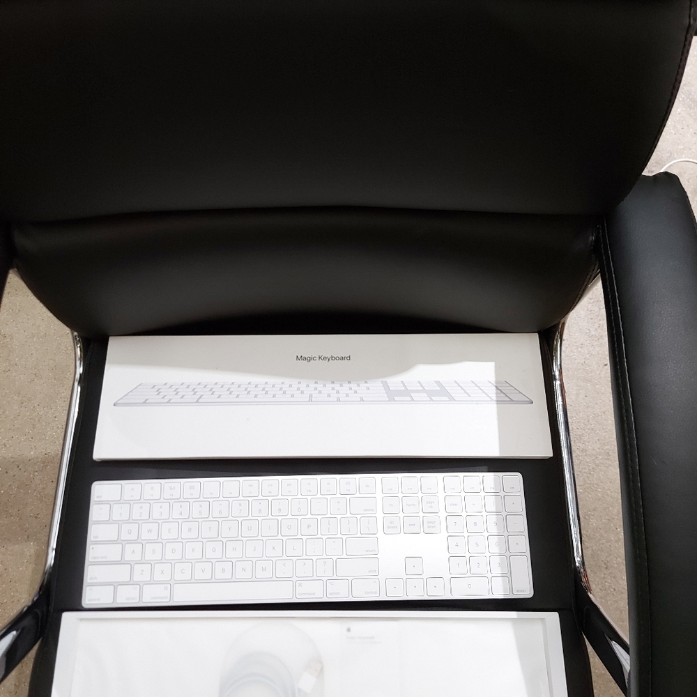 Brand new wireless key board 🚫(SOLD)🚫